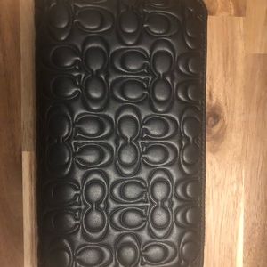 Coach accordion Zip Wallet. Brand new, not used.